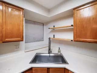 Photo #5: 6632102 Listing