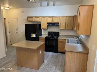 Photo #4: 6632709 Listing