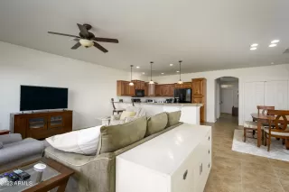 Photo #5: 6632780 Listing