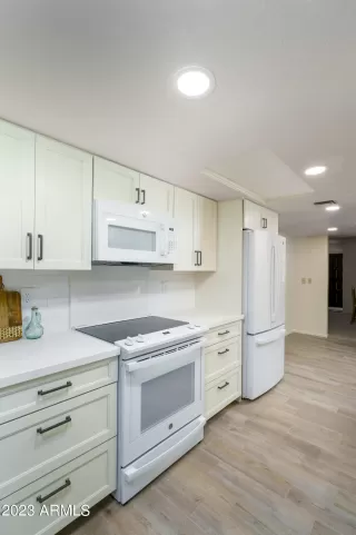 Photo #2: 6632913 Listing 