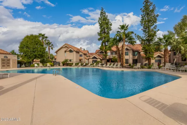 MLS: 6633018 Condo For Sale