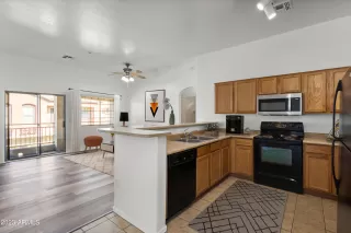 Photo #2: 6633379 Listing