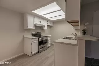 Photo #5: 6633651 Listing