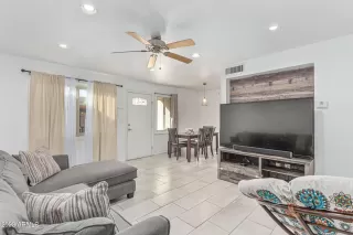 Photo #3: 6633844 Listing