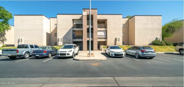 MLS: 6633899 Condo For Sale