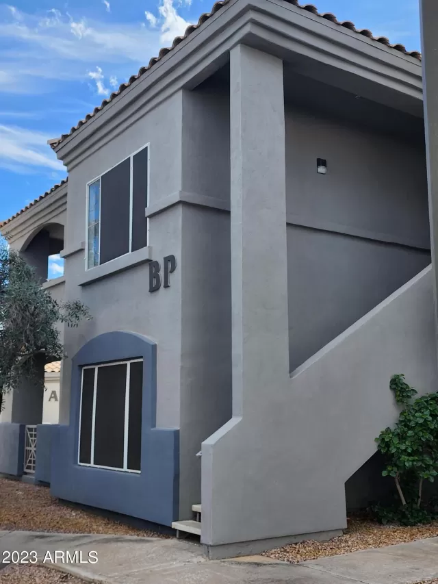 MLS: 6633943 Condo For Sale