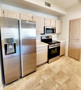 Photo #4: 6633943 Listing