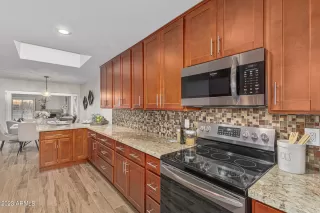 Photo #2: 6634098 Listing