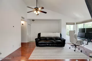Photo #5: 6634188 Listing