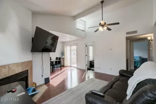 Photo #6: 6634188 Listing