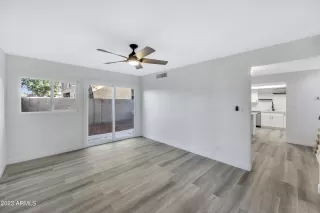 Photo #5: 6635271 Listing