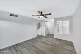 Photo #6: 6635271 Listing