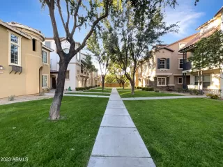 Photo #6: 6635274 Listing