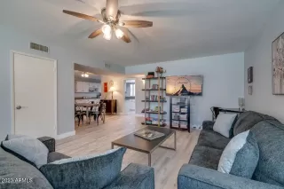 Photo #5: 6635279 Listing