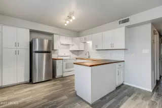 Photo #5: 6635469 Listing 