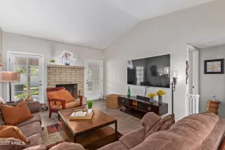 Photo #4: 6635514 Listing