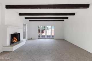 Photo #6: 6635698 Listing