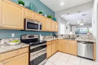 Photo #6: 6636247 Listing