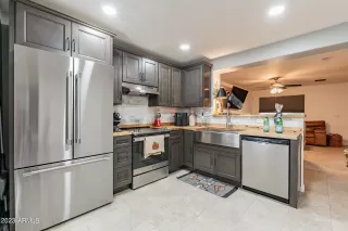 Photo #2: 6637509 Listing