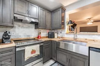 Photo #3: 6637509 Listing