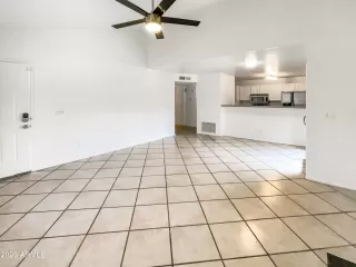 Photo #5: 6637648 Listing