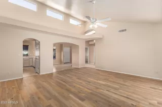 Photo #2: 6637667 Listing