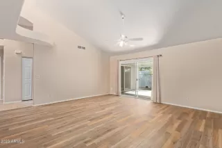 Photo #4: 6637667 Listing