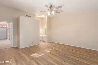 Photo #6: 6637667 Listing