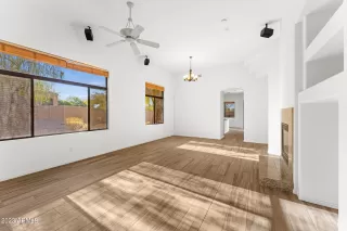 Photo #5: 6637693 Listing