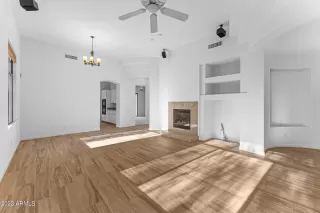 Photo #6: 6637693 Listing