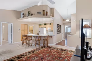 Photo #1: 6637730 Listing 