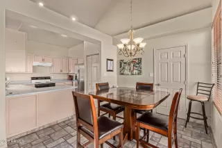 Photo #5: 6637846 Listing 