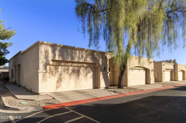 MLS: 6637975 Condo For Sale