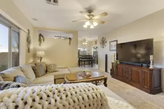 Photo #3: 6637975 Listing