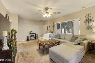 Photo #4: 6637975 Listing