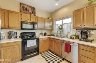 Photo #6: 6637975 Listing