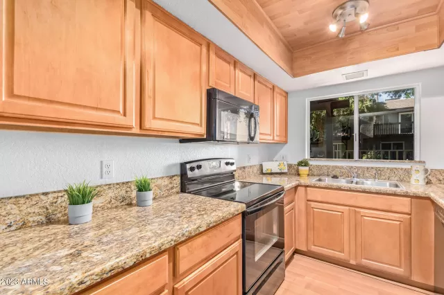 MLS: 6638018 Condo For Sale