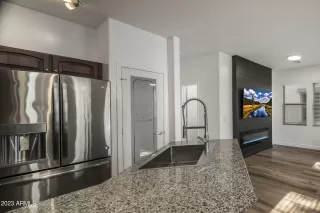 Photo #6: 6638023 Listing