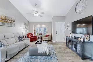 Photo #2: 6638036 Listing