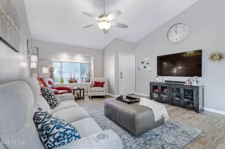 Photo #3: 6638036 Listing