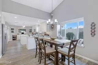 Photo #5: 6638036 Listing