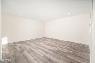 Photo #3: 6638148 Listing