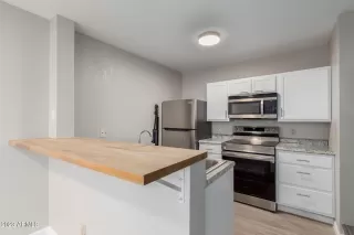 Photo #3: 6638196 Listing 