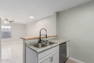 Photo #5: 6638196 Listing 