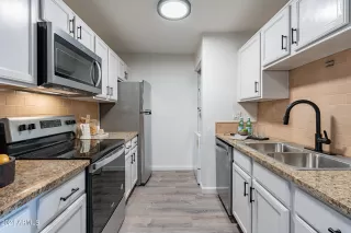 Photo #3: 6638656 Listing