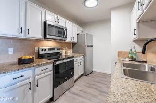 Photo #5: 6638656 Listing