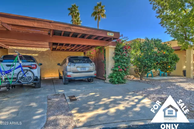 MLS: 6638662 Condo For Sale