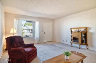 Photo #5: 6638695 Listing