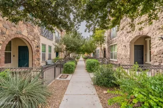 Photo #2: 6638775 Listing