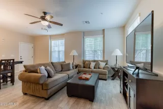 Photo #3: 6638775 Listing